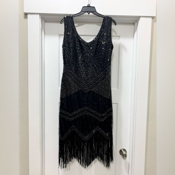 Vintage Style "Great Gatsby" Sequined Fringed Flapper. Great for Halloween - Picture 2 of 16